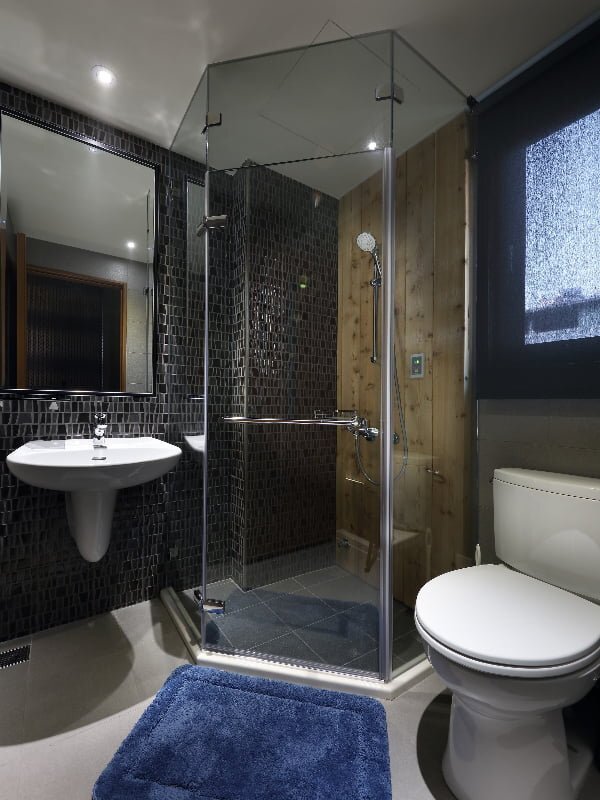 Glazier Yangebup Perth Glass 10 Yangebup Shower Screens